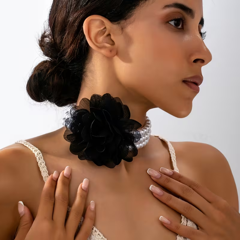 A fashionable and elegant mult - Necklaces 评论和价格